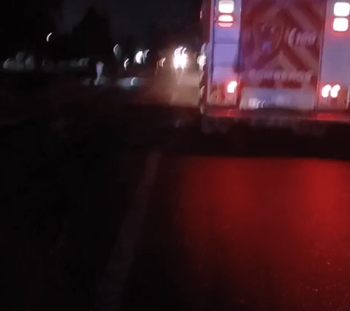 Choque en cadena en Caucete: Un motociclista escapó y otro quedó grave en el asfalto (video)