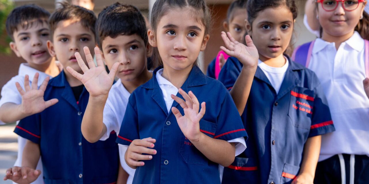 Vuelta a clases: Miles de alumnos regresaron a las aulas