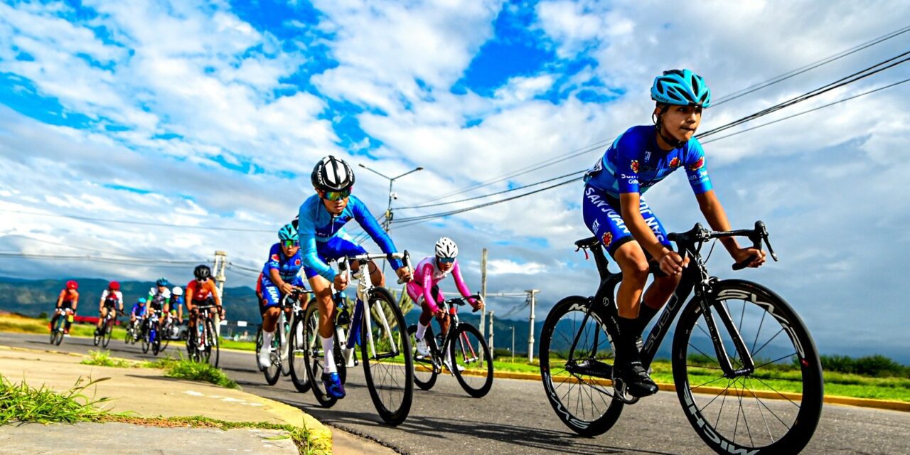 Gran actuación sanjuanina en el Argentino de ciclismo: 11 medallas y primer puesto
