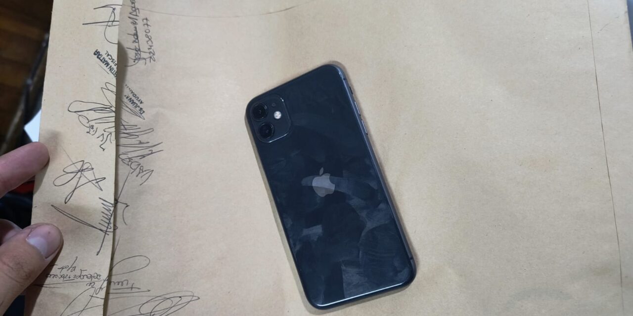Cayó en plena estación de servicio: Pedía $100 mil para devolver un celular robado y terminó detenido