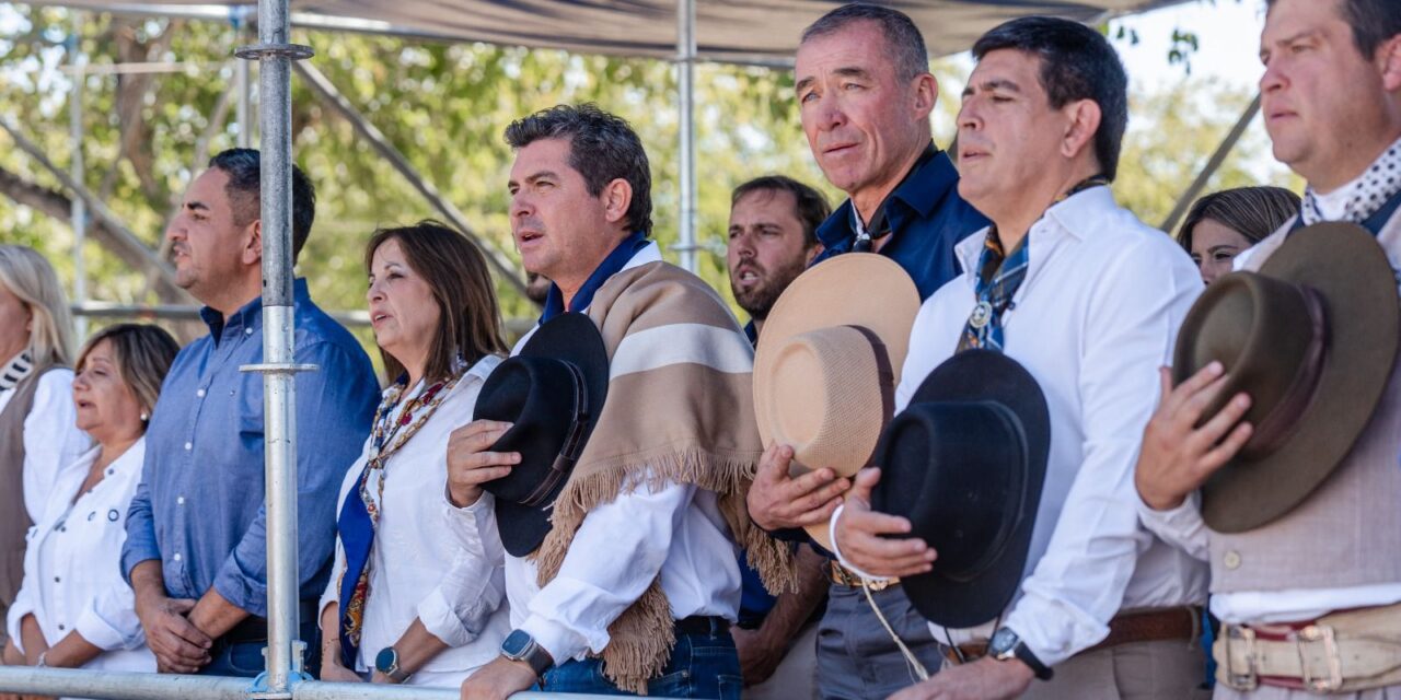 Orrego encabezó una multitudinaria Cabalgata de la Fe: Más de 4.000 jinetes partieron rumbo a la Difunta Correa