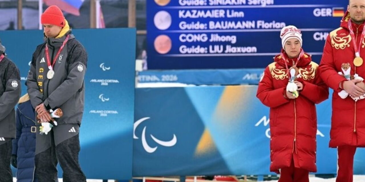 El tenso momento en una premiación de una atleta rusa y la denuncia de Ucrania por discriminación