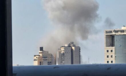 Continúan los ataques entre Irán, EEUU, e Israel, impacta en los mercados y no hay señales de cese el fuego