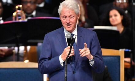 Bill Clinton declaró por el caso Epstein y aseguró que Donald Trump le confesó haber pasado grandes momentos con el empresario