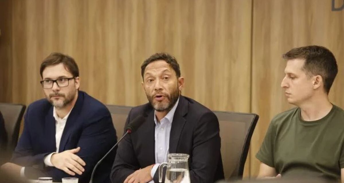 la oposición denunciará al fiscal Eduardo Taiano por encubrimiento y pedirán explicaciones a Javier y Karina Milei