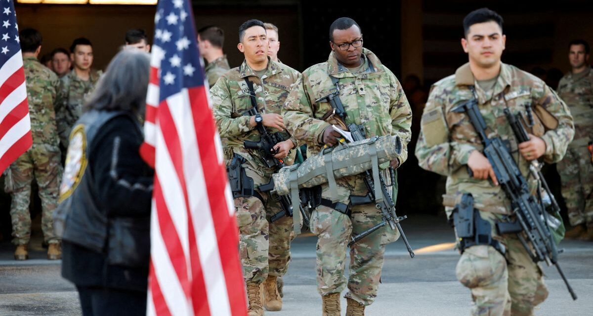 Alertan sobre preparativos de EEUU para intervenir militarmente en Irán