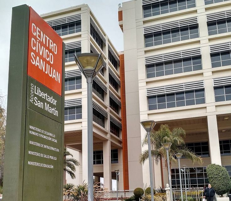 Paritaria estatal: Acordaron aumentos escalonados y un bono de $120.000 para los empleados de la administración pública