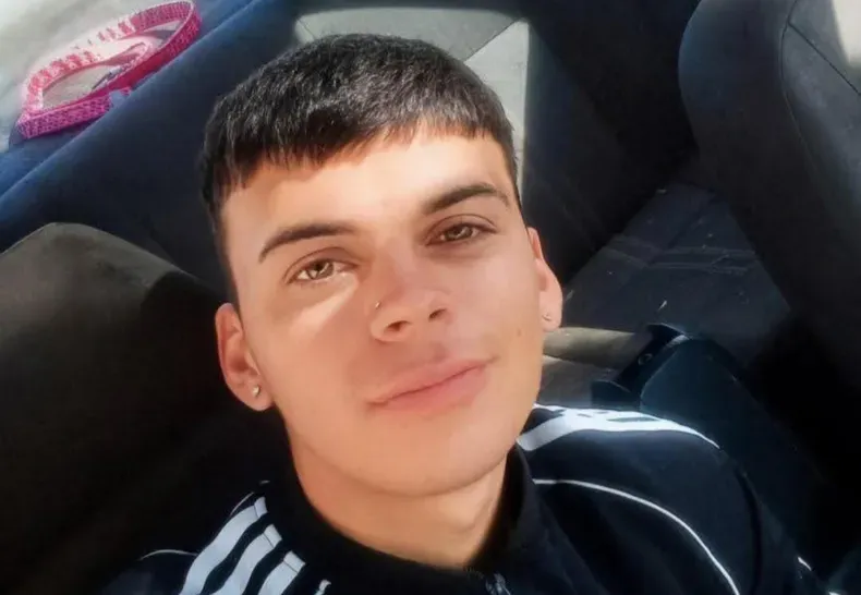 Murió el joven motociclista atropellado por un colectivo en Rivadavia tras más de tres semanas internado