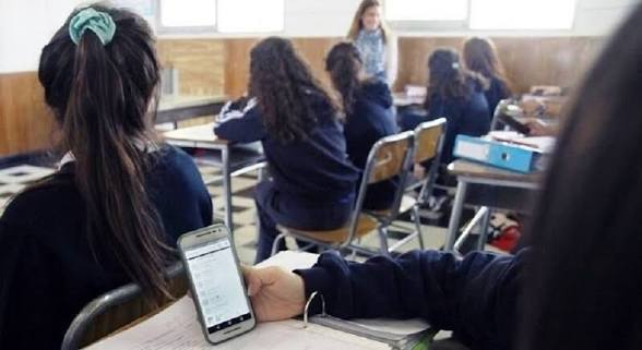 Roque Elizondo: “En horas de clase el alumno debe estar concentrado en lo que transmite el docente”
