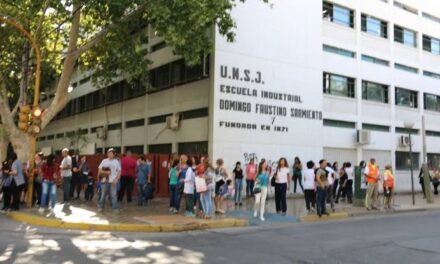 Padres autoconvocados de la UNSJ exigen clases y advierten con acciones legales