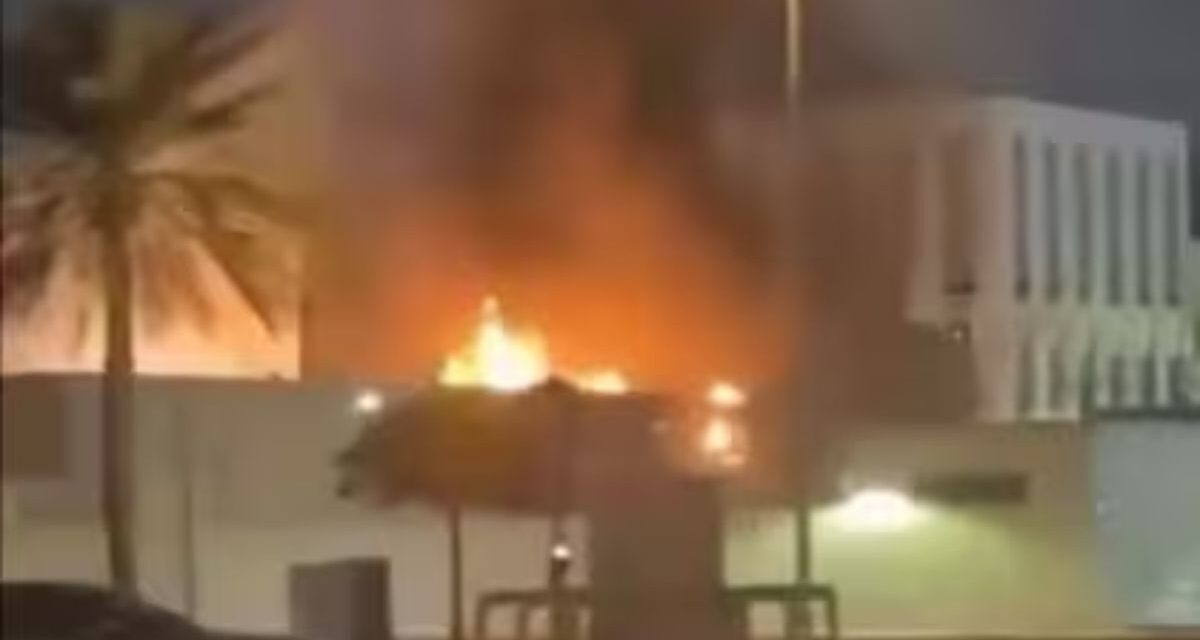 Irán atacó con drones el consulado de EEUU en Dubái y provocó un incendio en el edificio