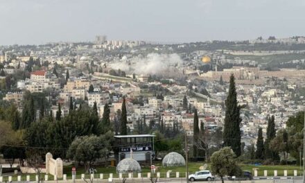 Restos de un misil iraní impactaron en Jerusalén