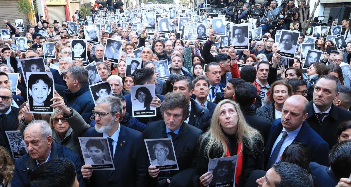 El Gobierno celebró el ataque a Irán y pidió que contribuya a esclarecer el atentado a la AMIA