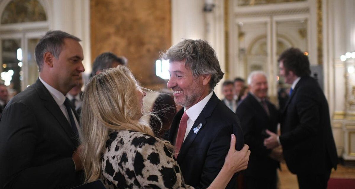 Renunció una funcionaria clave y avanza la reestructuración