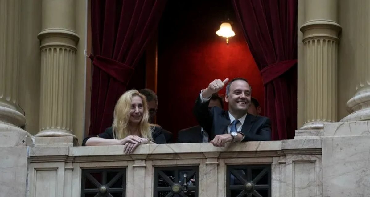 El nuevo paquete de leyes del Ejecutivo sorprendió al bloque libertario, que apuró reuniones para definir debates