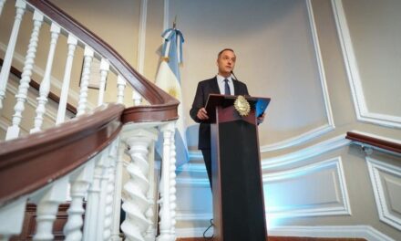 La Justicia ordenó reconstruir el circuito del dinero del vuelo privado