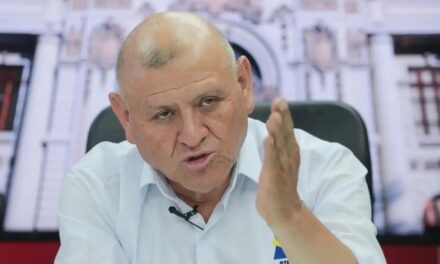 Murió el candidato presidencial Napoleón Becerra en un accidente de tránsito