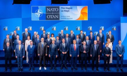 Donald Trump tildó de cobardes a sus aliados de la OTAN y aseguró que la alianza es solo un tigre de papel sin EEUU