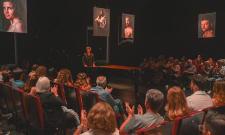 El Teatro del Bicentenario abrió su décima temporada con una propuesta inmersiva inspirada en Macondo