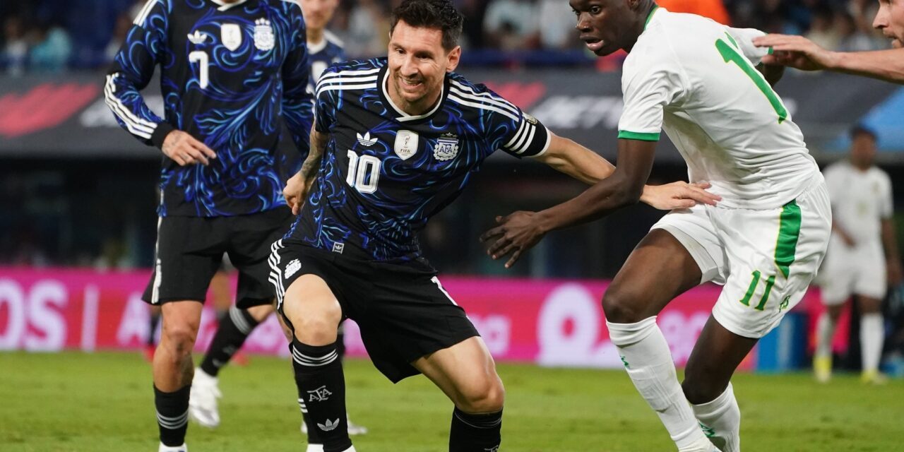 Argentina le ganó a Mauritania, pero terminó ajustado en el resultado y ni el ingreso de Messi logró encender al equipo y a la gente