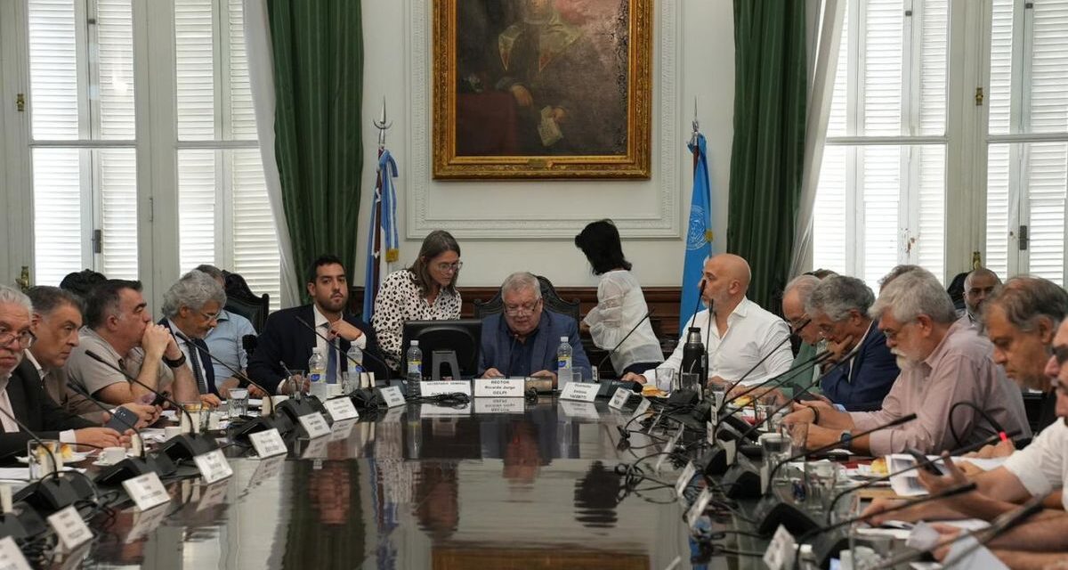 La UBA exigió al Gobierno aplicar la Ley de Financiamiento Universitario y ratificó la emergencia presupuestaria