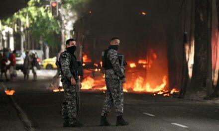 Ocho muertos en un operativo policial con rehenes, tiroteo y disturbios en Río de Janeiro