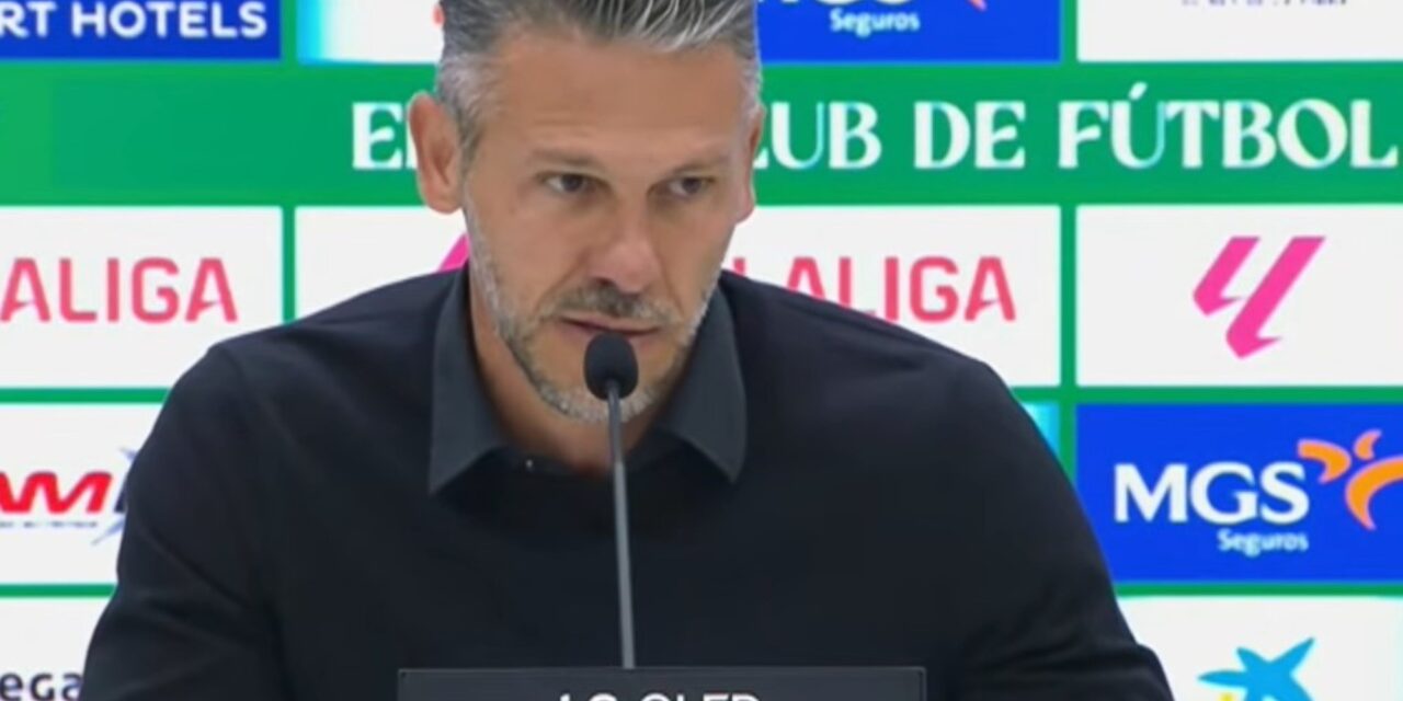 Lo mandó al frente por mandarle mensajes a uno de sus futbolistas