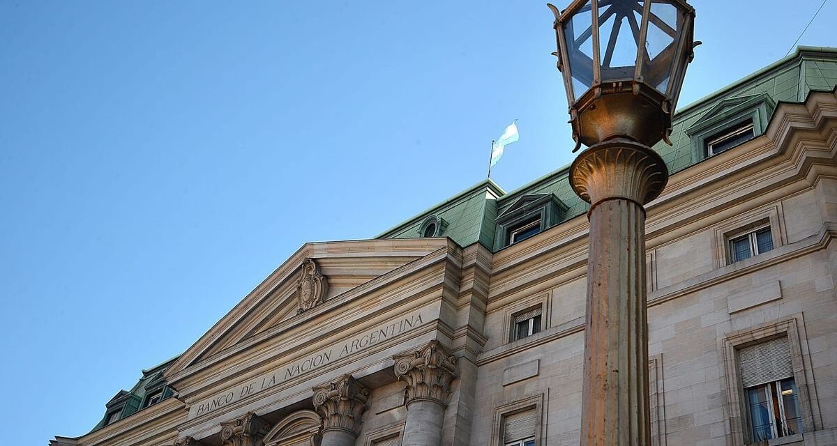 Dos denuncias penales por los créditos del Banco Nación complican al Gobierno