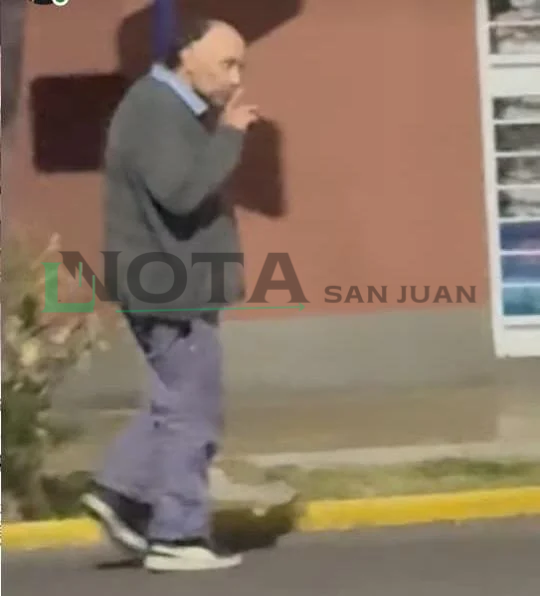 Escrachan a un exhibicionista en Capital: una mujer lo enfrentó y su hija logró grabarlo (video)