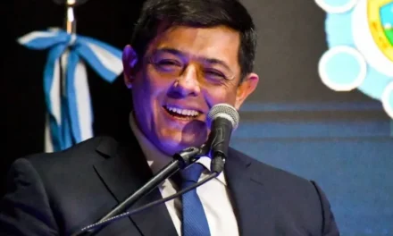 En el encuentro de intendentes de la FAM, Matías Espejo advirtió: “Retienen billones, sube la nafta y no hacen obras”