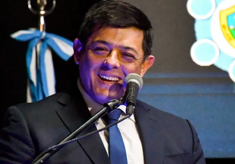 En el encuentro de intendentes de la FAM, Matías Espejo advirtió: “Retienen billones, sube la nafta y no hacen obras”