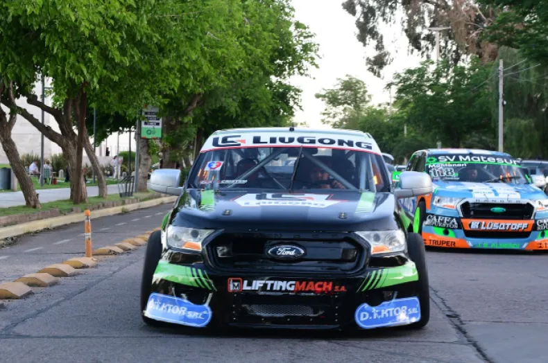Los autos del TN salen a la calle: Show en pleno centro sanjuanino este jueves