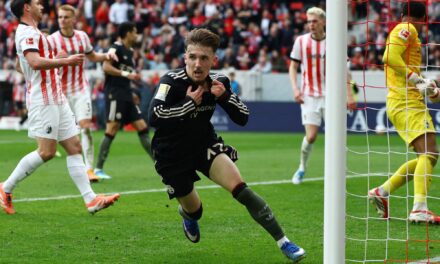 Bayern Múnich perdía hasta el minuto 92 pero se lo dio vuelta al Friburgo, llegó a los 100 goles en 28 partidos y viajará afilado al Bernabéu