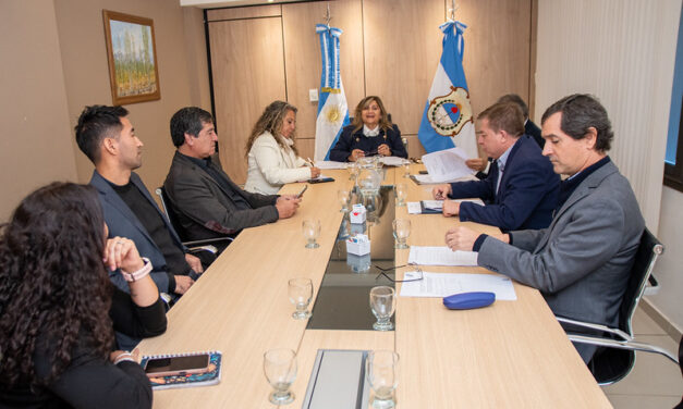 Diputados analizaron convenios con municipios en comisión