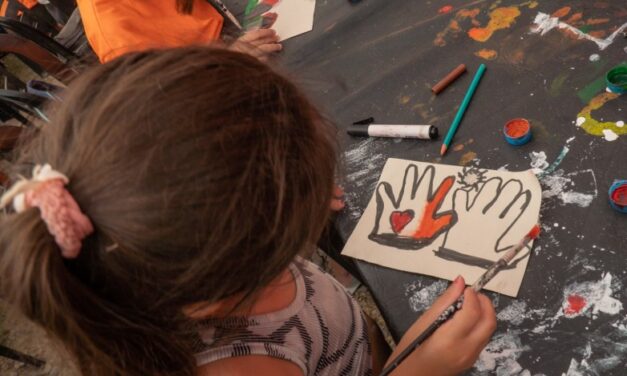 Abren inscripciones para programas que combinan actividades para chicos y apoyo a la crianza