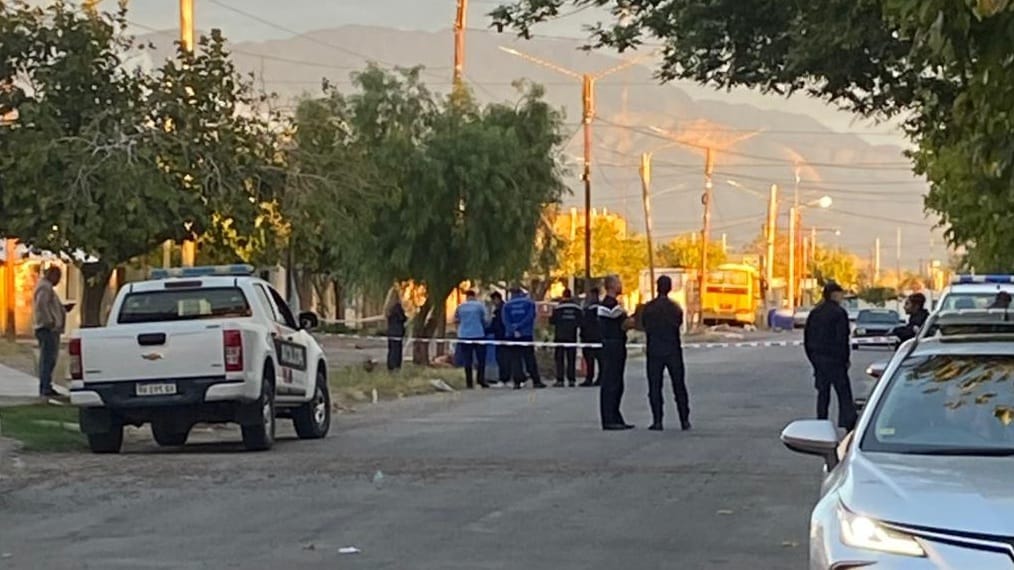 Violento asalto en Rawson: Motochorros balearon a una joven y lucha por su vida