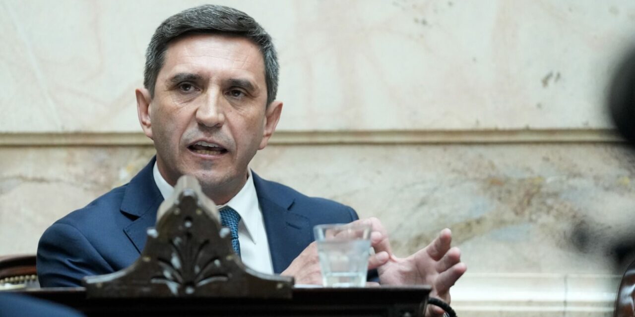 Educación del futuro: Impulsan que la economía del conocimiento sea obligatoria en la secundaria