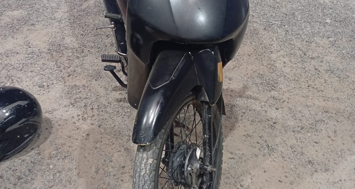 Hallan en Rawson una moto robada con patente adulterada durante un procedimiento policial