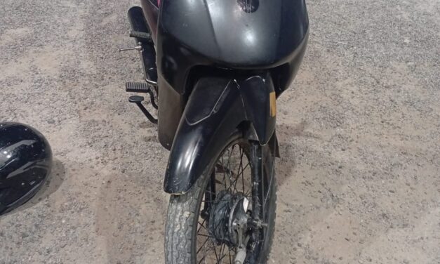 Hallan en Rawson una moto robada con patente adulterada durante un procedimiento policial