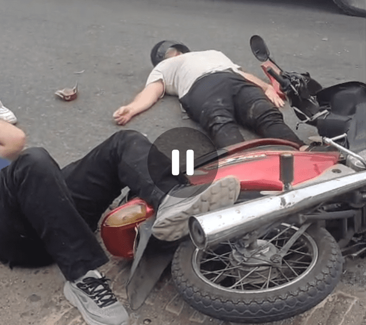 Último momento: Choque de motos frente a la Católica y hay heridos