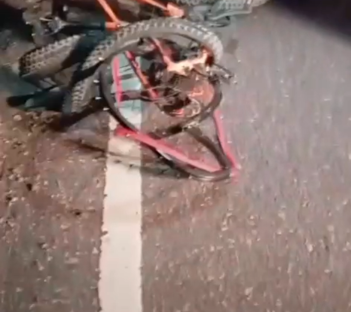 Urgente Albardón: Moto y bicicleta chocaron y hay cuatro heridos (video)