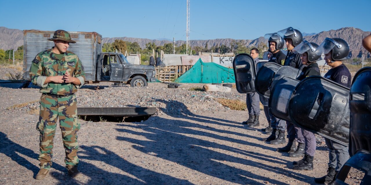 Más de 150 agentes se capacitan en tácticas clave para reforzar la seguridad penitenciaria