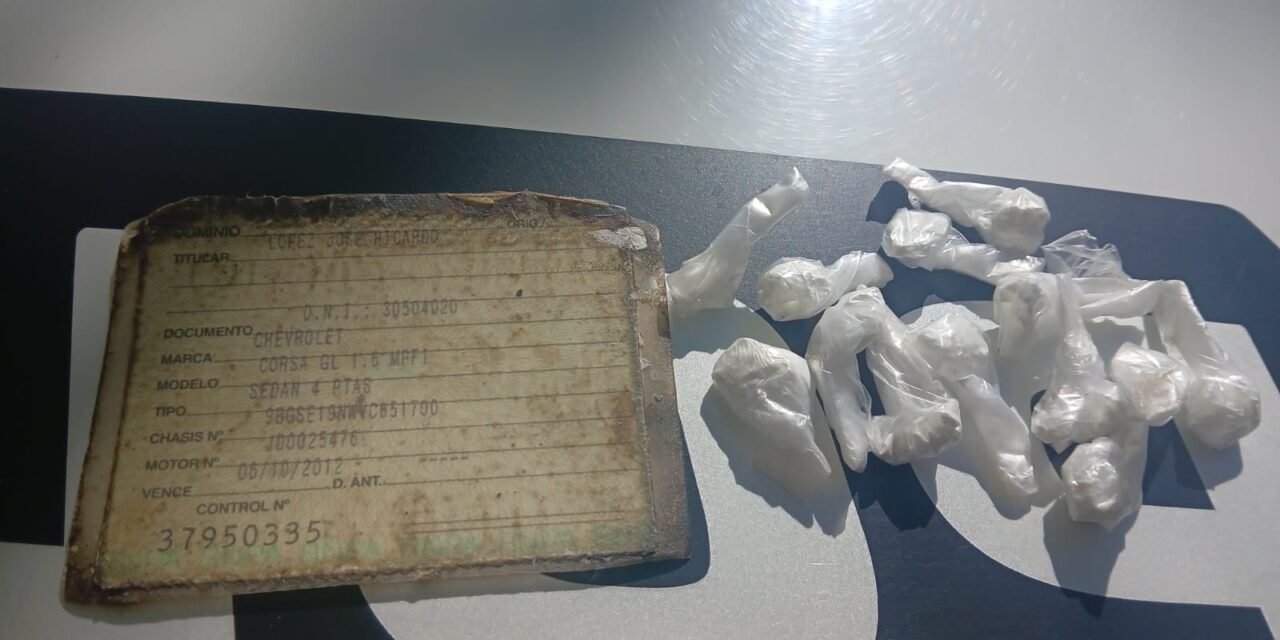Ullum: Lo frenaron en un control, se alteró y terminó detenido con 12 envoltorios sospechosos