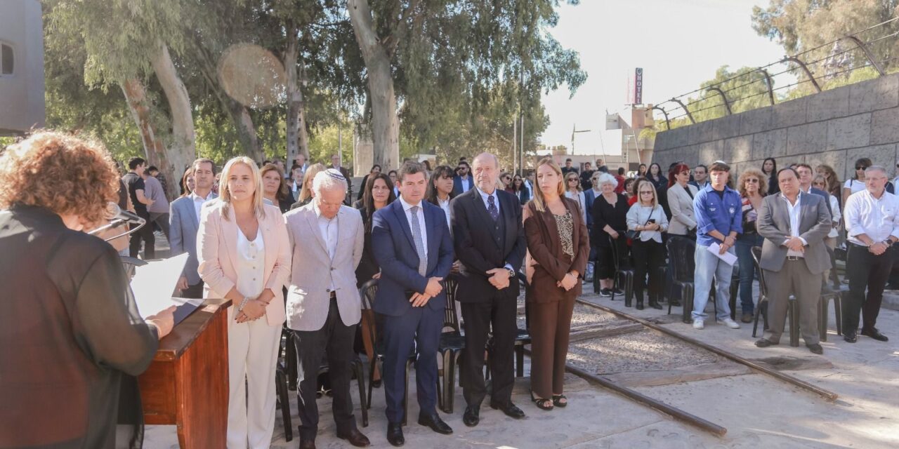 Orrego llamó a “no olvidar para no repetir” en el acto por el Holocausto