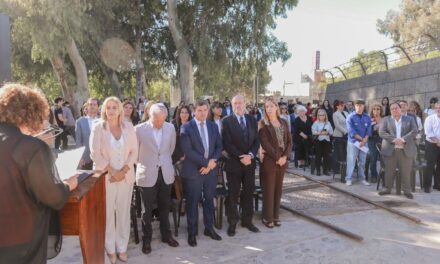 Orrego llamó a “no olvidar para no repetir” en el acto por el Holocausto