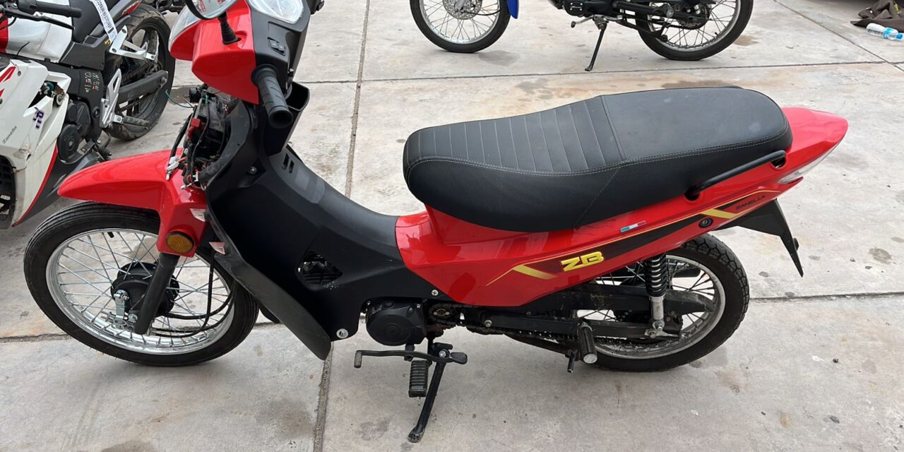 Tres menores robaron una moto en un barrio y la abandonaron en plena fuga