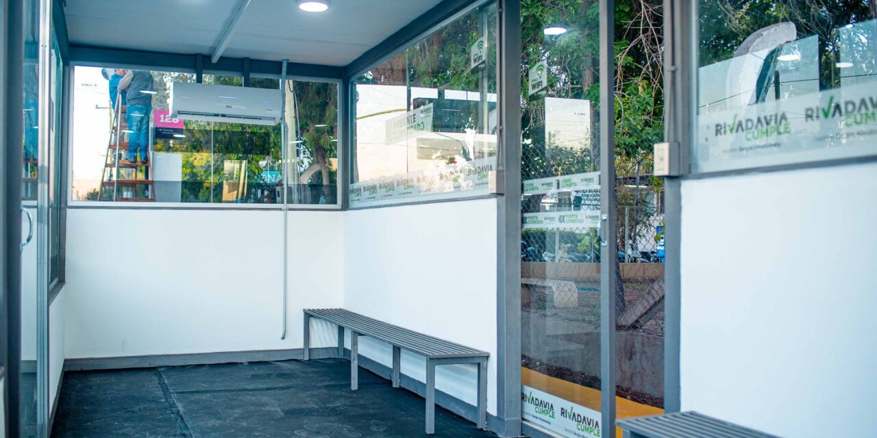 Nueva parada climatizada en Rivadavia: Ya son tres en puntos clave del departamento