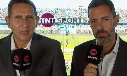 Por qué los hinchas que antes insultaban a los árbitros ahora se la agarran con los periodistas de la TV