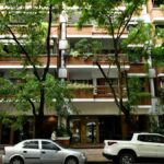 Docentes universitarios volverán a realizar una clase pública frente al departamento de Manuel Adorni