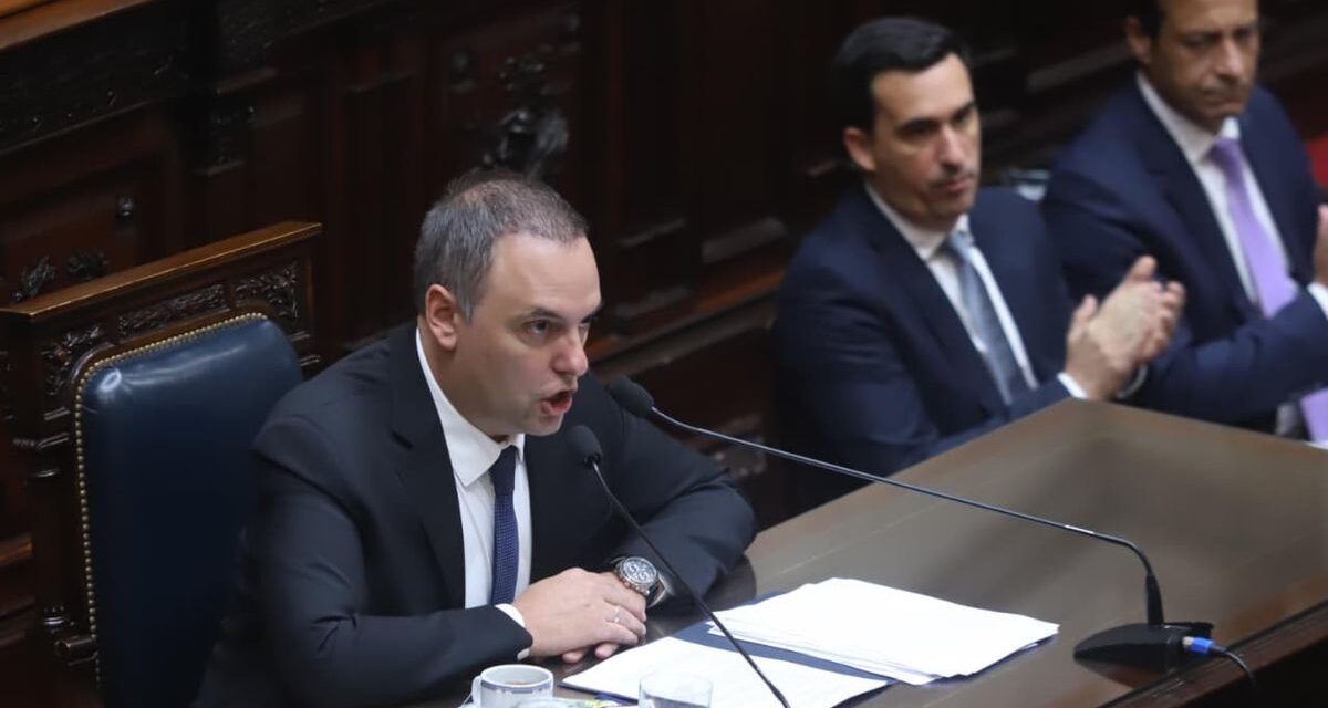 Show de Javier Milei en la previa y pocas explicaciones